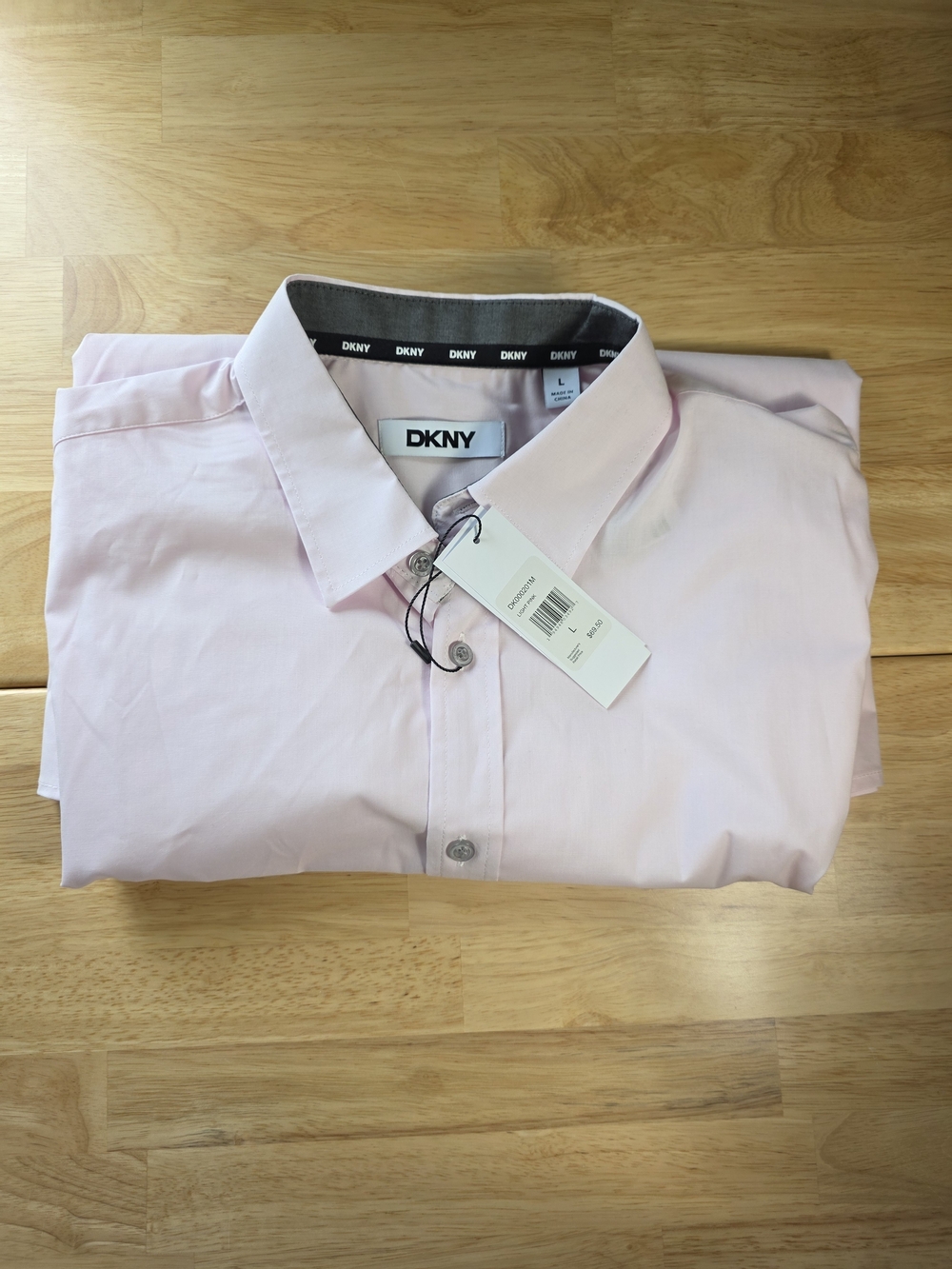 NWT L DKNY Men's Light Pink Short Sleeve Dress Shirt - Classic Collar